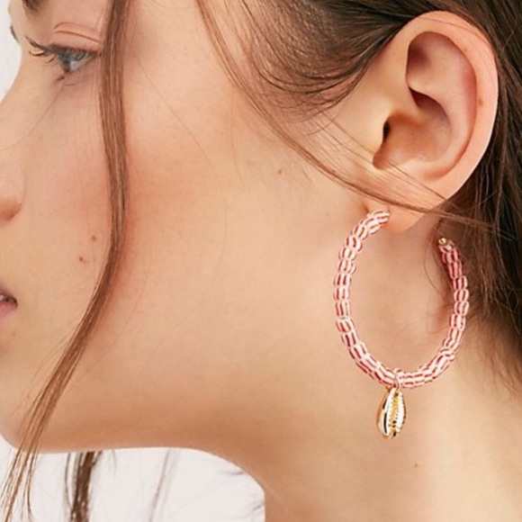 Free People boho seashell woman’s earrings - Picture 8 of 10